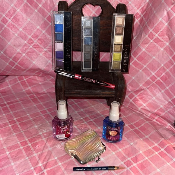 🎈SALE🎈🎀#15.MAKEUP BUNDLE🎀 - Picture 1 of 10